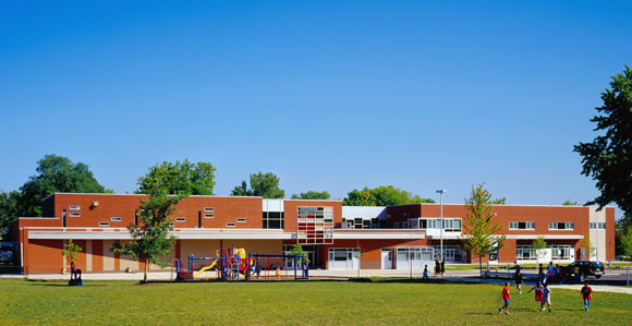 Greenman Elementary School, Aurora, Illinois, by Anthony Poon, awarded the National Grand Prize from Learning By Design, AIA and National School Boards Association, also received awards from KnowledgeWorks Foundation, DesignShare, IASB, IASA, IASBO, School Planning and Management, and American School & University Magazine (w/ A4E and Cordogan, Clark & Associates, photo by Mark Ballogg)