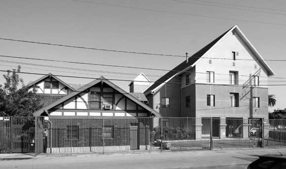 Good Shepherd Center for Homeless Women & Children, Los Angeles, California, by Anthony Poon (w/ KAA, photo by Anthony Poon)